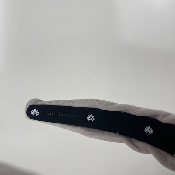 Lele Sadoughi x Crewcuts Grey Velvet Pearl Embellished Bow Headband Kids Size - Picture 5 of 6